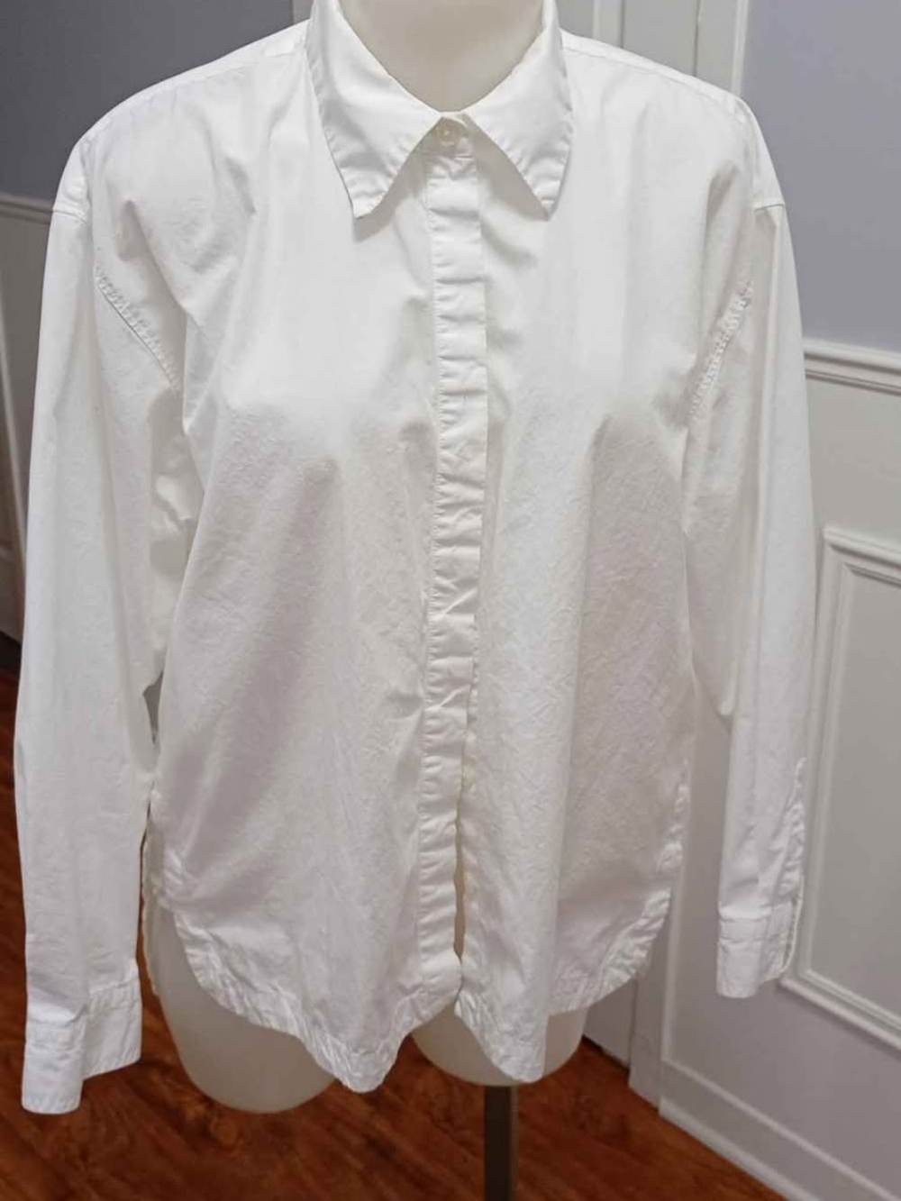 Banana Republic White Long-Sleeve Button Shirt
